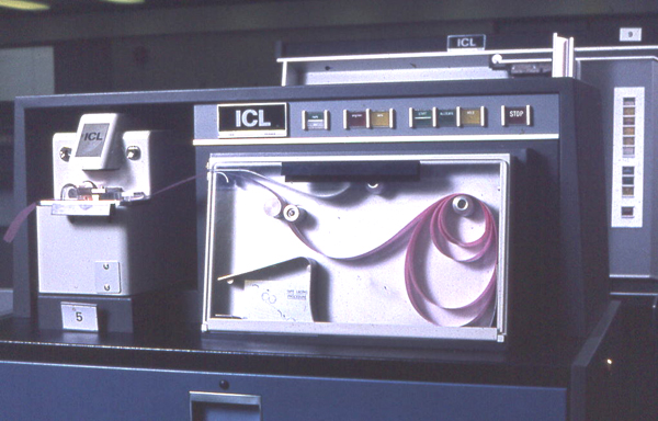 1906A Tape Reader
